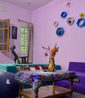 Lovely Private Queen Bed Room in Shared 2 BHK Apartment